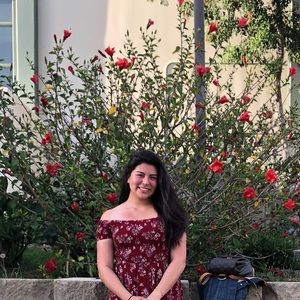 Meet your Posher, Alejandra